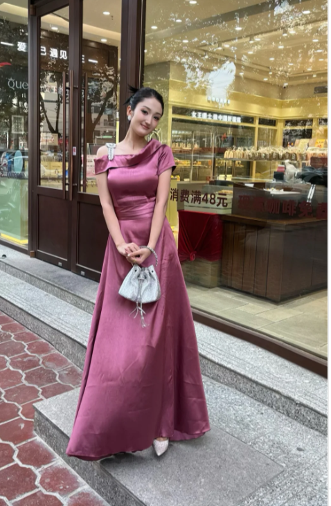 Elegant Red Sheath Satin Bridesmaid Dresses Red Formal Evening Dresses ED05010