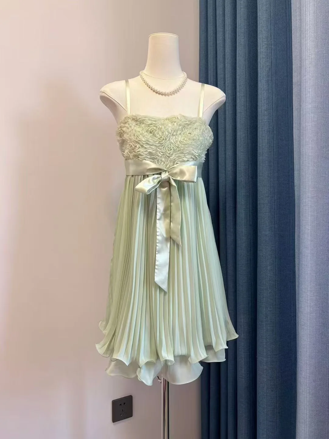 Elegant A Line Spaghetti Strap Light Green Chiffon Short Homecoming Dress Cocktail Dress SH3006