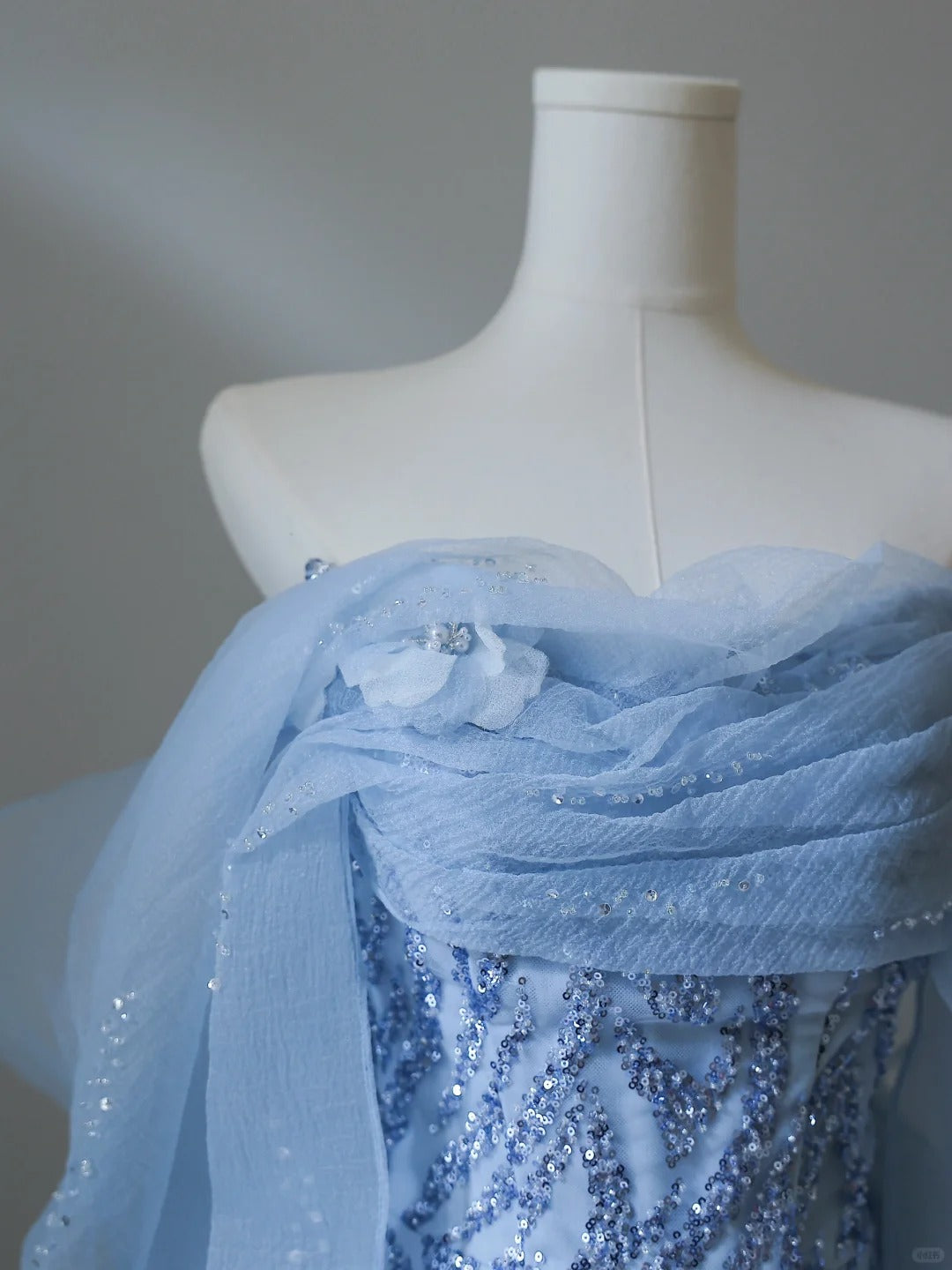 Aqua Blue Elegant Flowing Sequined Tulle Mermaid Prom Dress P2540