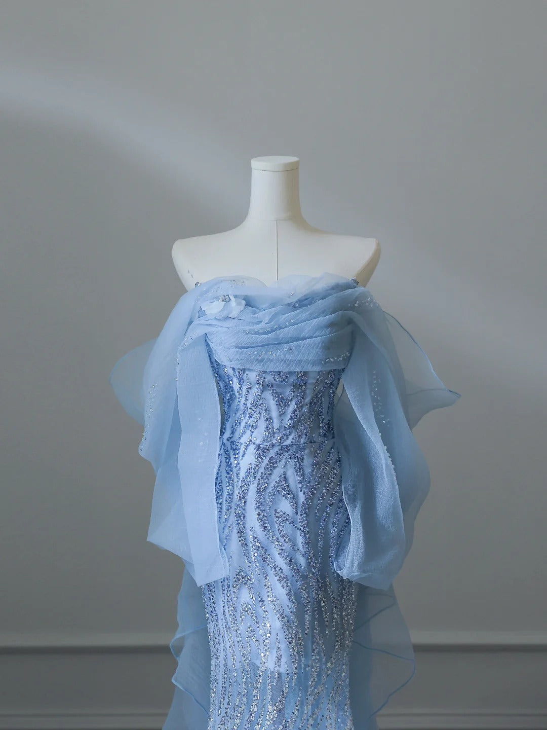 Aqua Blue Elegant Flowing Sequined Tulle Mermaid Prom Dress P2540