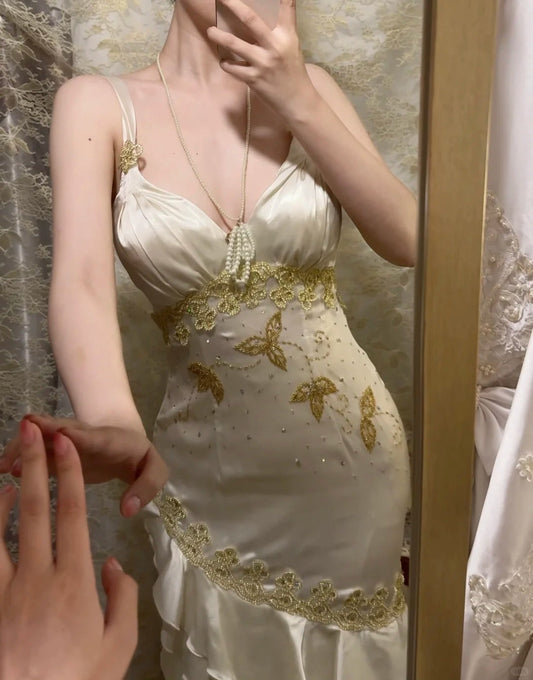 Vintage Beaded Satin V-Neck Ruffle Mermaid Prom Dress P3751