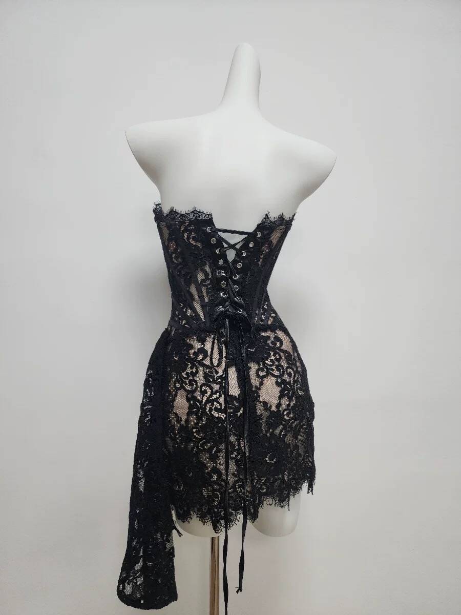 Sexy Burgundy Strapless Lace Sheath Short Cocktail Dress Hoco Dresses