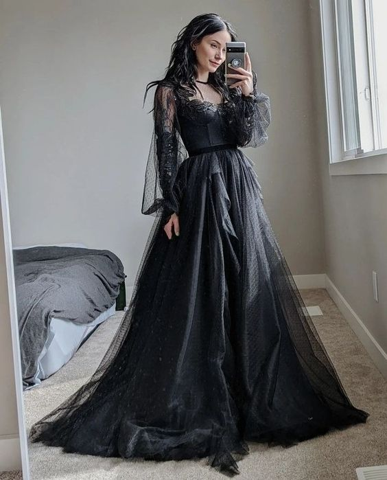Elegant A-line Black Prom Dress Long Sleeve Formal Evening Gown