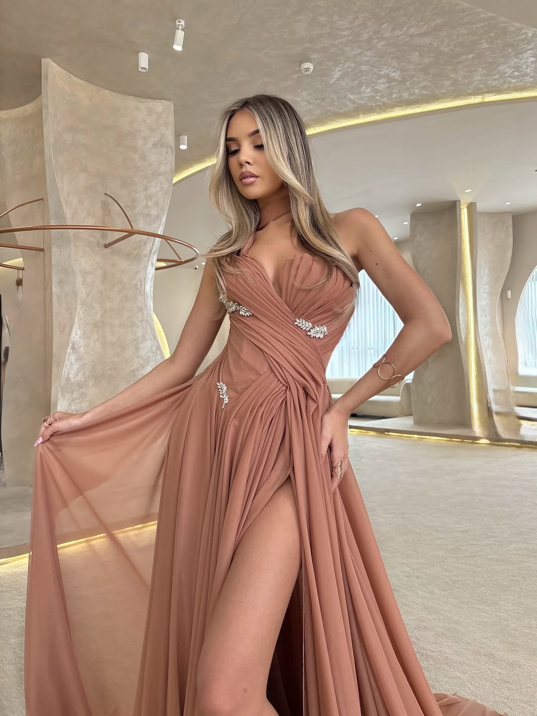 Elegant Chiffon Sweetheart Sleeveless Beaded Split Prom Dress with Scarf | Zelldresses