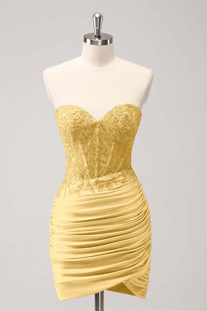 Hellodresses Chic Sweetheart Sleeveless Pleated Short Homecoming Dress With Embroidery