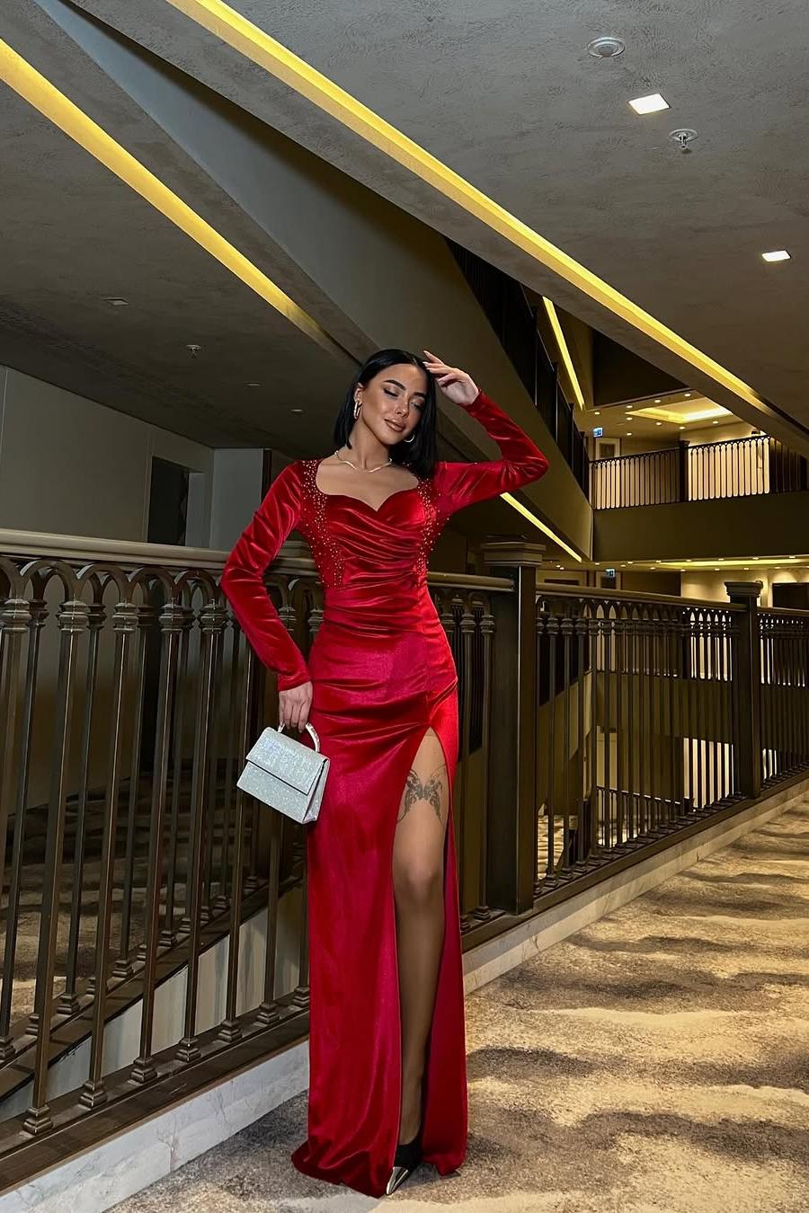 Amazing Red Velvet Long Sleeves Sweetheart Long Split Prom Dress with Beadings | Zelldresses