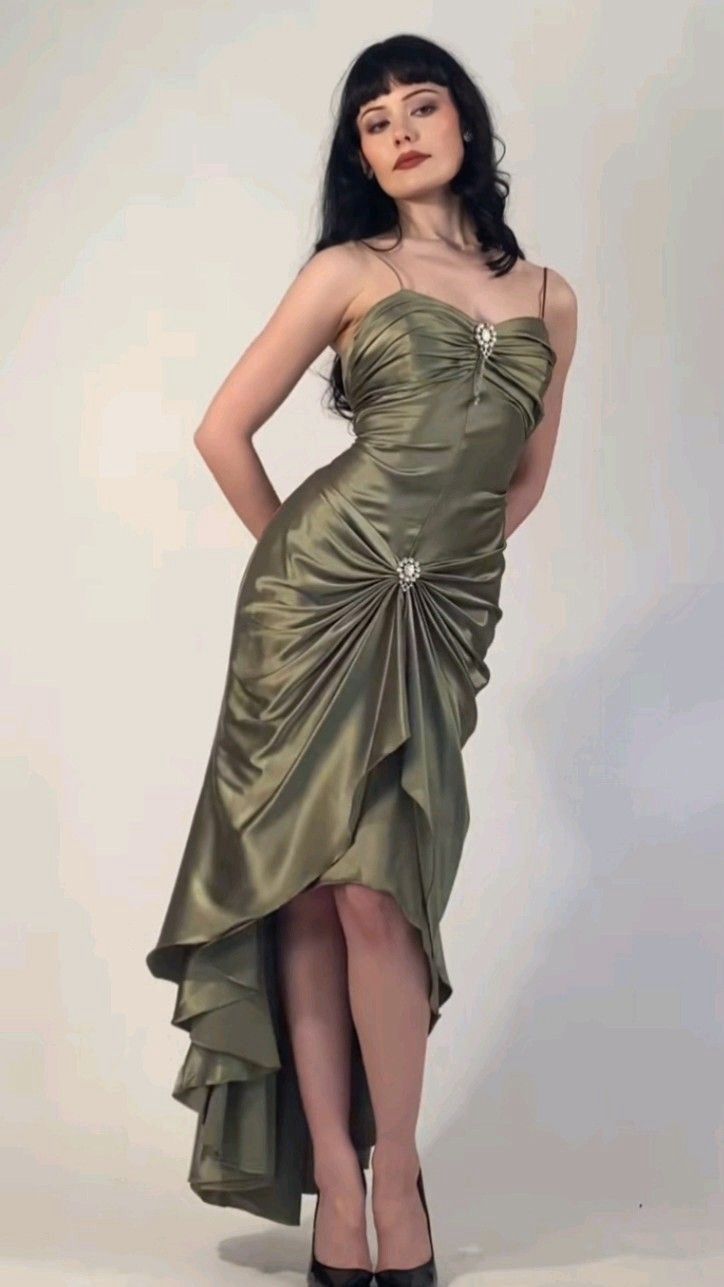 Stunning Mermaid Spaghetti Strap Rhinestone Green Satin Party Dress Evening Dress SH2821