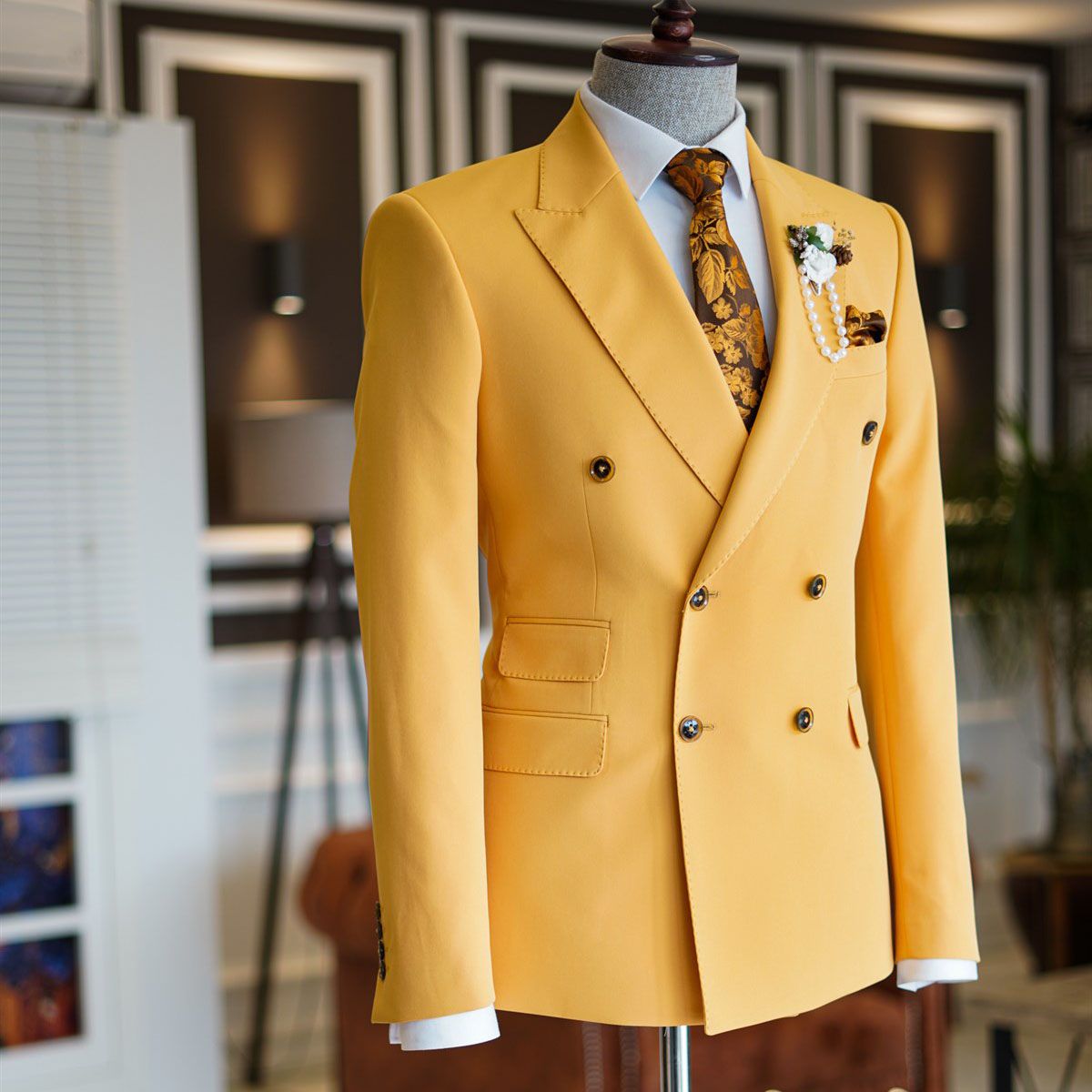 Double Breasted Unique Yellow Bepoke Party Prom Suits With Peaked Lapel | Zelldresses