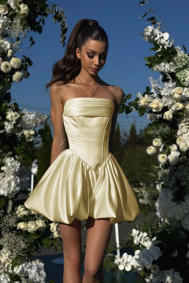 White Strapless Sleeveless Short Homecoming Dress With Pleated HC0164